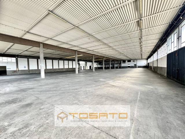 Locale Commerciale in affitto a Legnago, Veneto