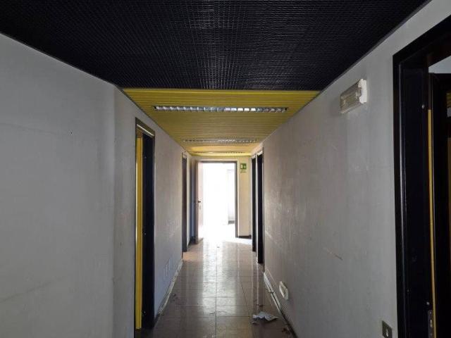 Locale Commerciale in affitto a Legnago, Veneto