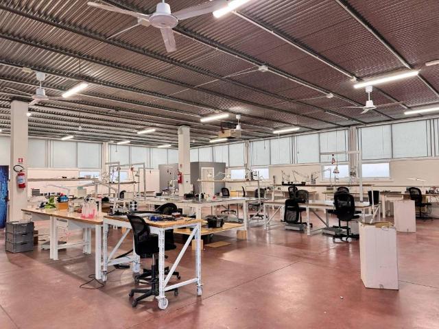 Locale Commerciale in affitto a Legnago, Veneto