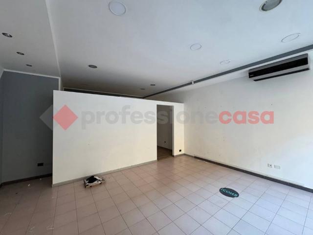 Locale Commerciale in affitto a Legnago, Veneto