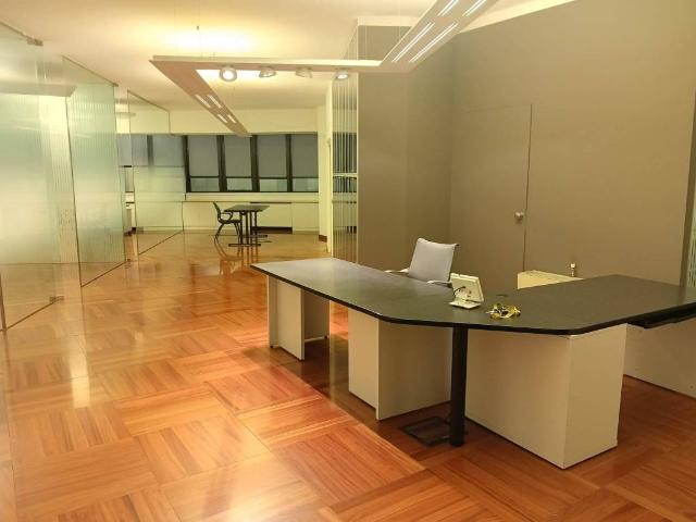 Locale Commerciale in affitto a Oltrestazione, Legnano