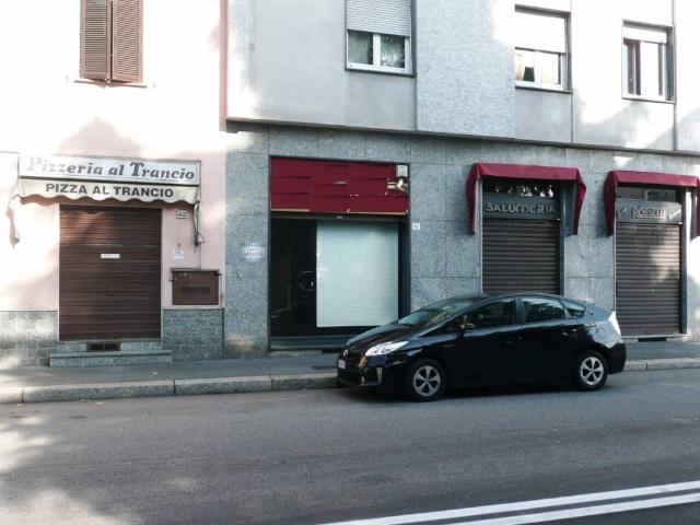 Locale Commerciale in affitto a Oltresempione, Legnano