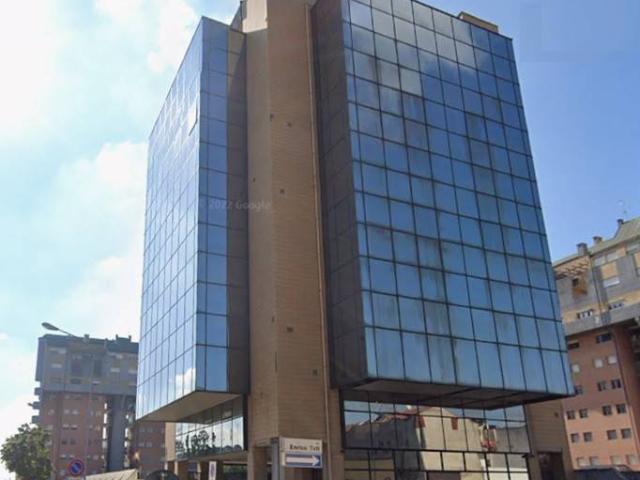 Locale Commerciale in affitto a Oltrestazione, Legnano