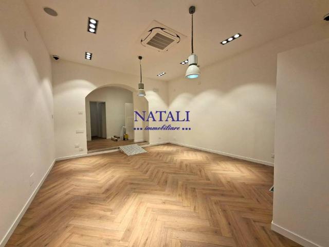 Locale Commerciale in affitto a Oltresempione, Legnano