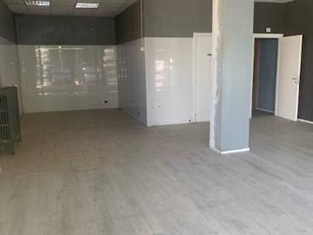 Locale Commerciale in affitto a Oltresempione, Legnano