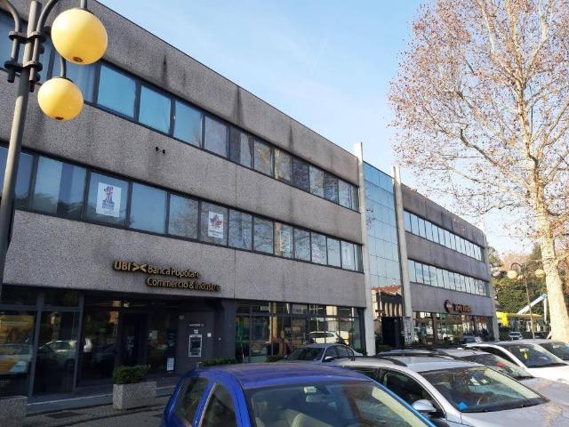 Locale Commerciale in affitto a Oltresempione, Legnano