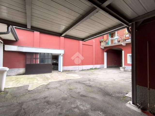 Locale Commerciale in affitto a Oltresempione, Legnano
