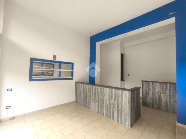 Locale Commerciale in affitto a Oltresempione, Legnano