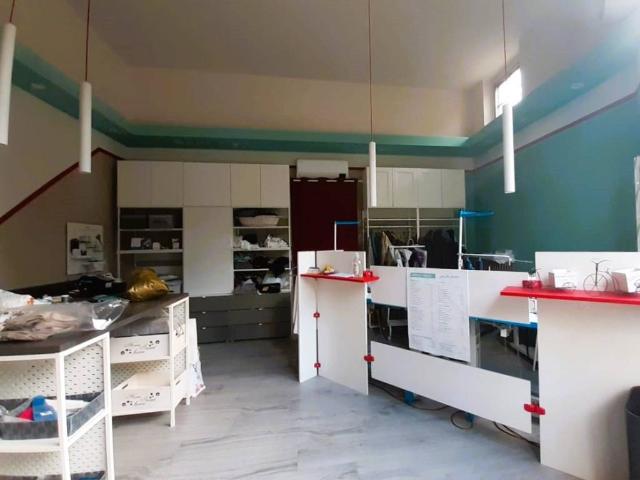 Locale Commerciale in affitto a Oltrestazione, Legnano