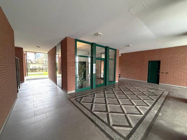 Locale Commerciale in affitto a Oltresempione, Legnano