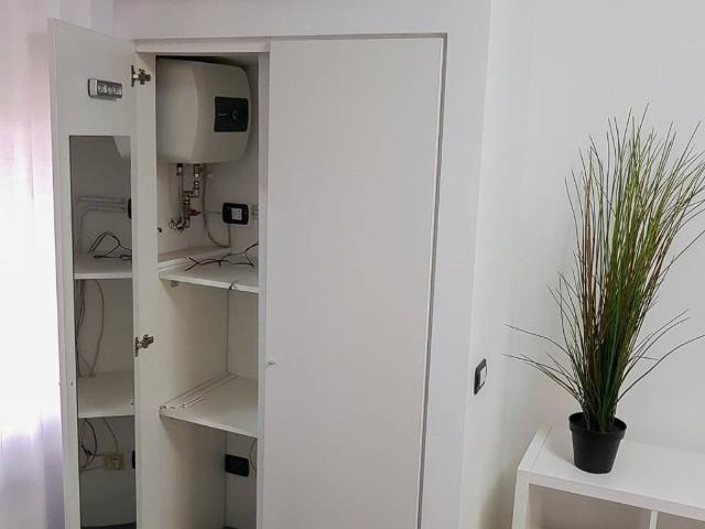 Locale Commerciale in affitto a Oltrestazione, Legnano