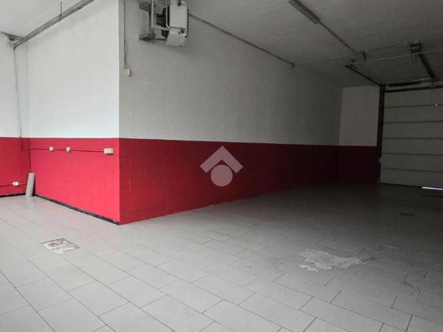Locale Commerciale in affitto a Piemonte, Torino