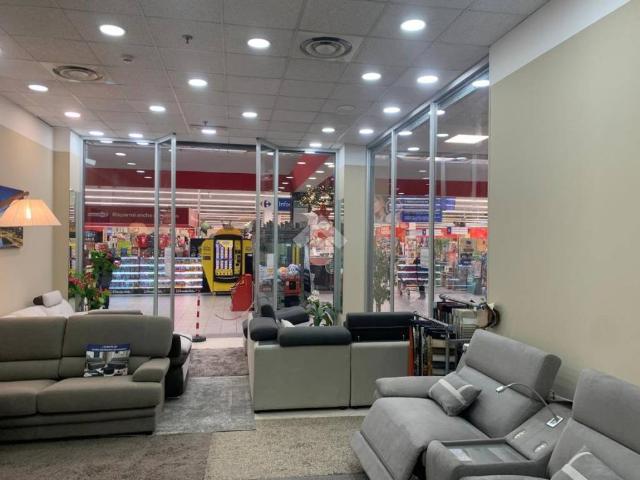 Locale Commerciale in affitto a Piemonte, Torino