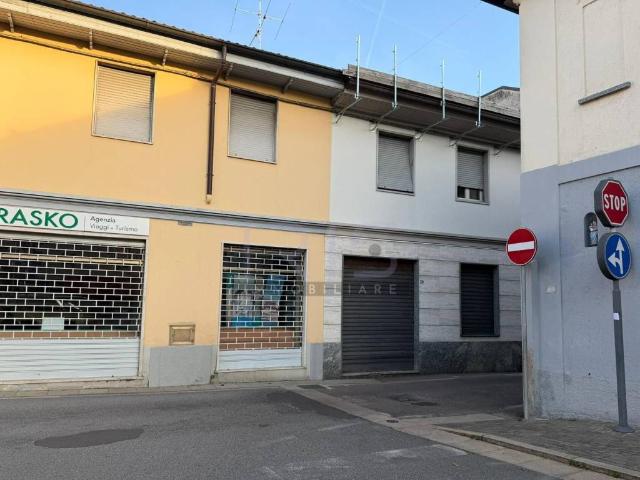 Locale Commerciale in affitto a Lentate Sul Seveso, Lombardia