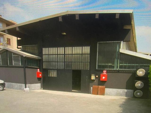 Locale Commerciale in affitto a Birago, Lentate Sul Seveso