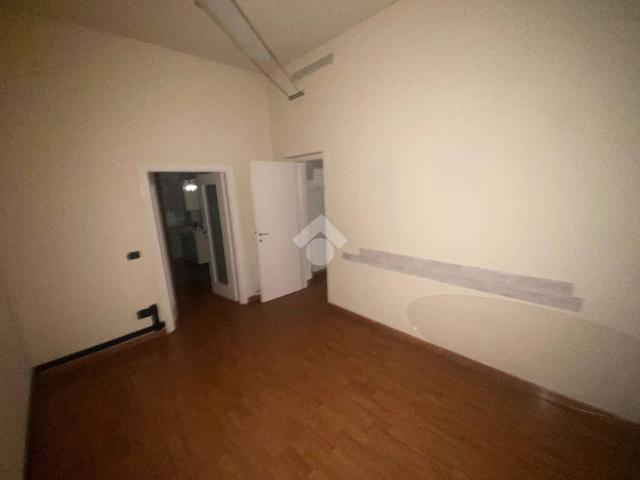 Locale Commerciale in affitto a Lentate Sul Seveso, Lombardia