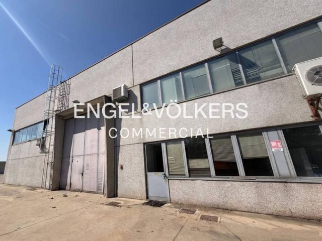 Locale Commerciale in affitto a Birago, Lentate Sul Seveso