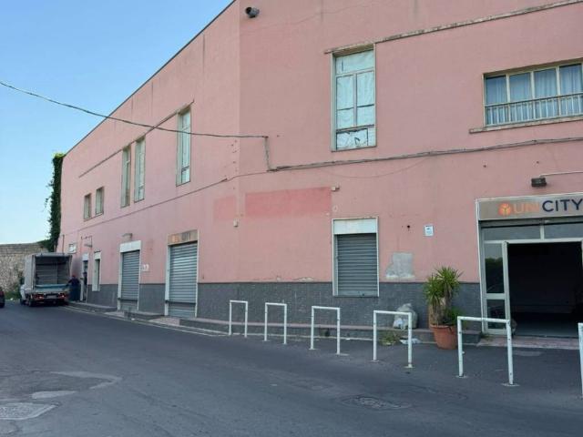 Locale Commerciale in affitto a Lentini, Sicilia