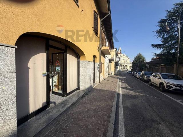 Locale Commerciale in affitto a California, Lesmo