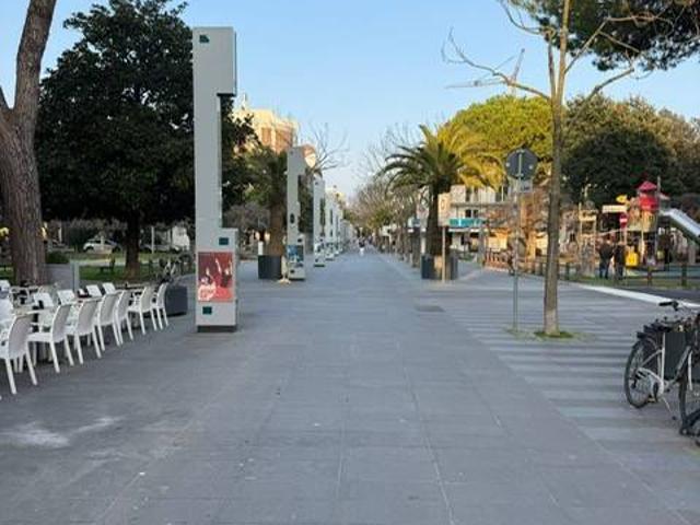 Locale Commerciale in affitto a Lignano Pineta, Friuli-Venezia Giulia