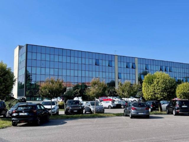 Locale Commerciale in affitto a San Francesco, Limbiate
