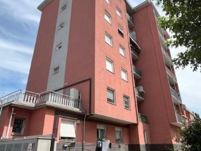Locale Commerciale in affitto a Limbiate, Lombardia