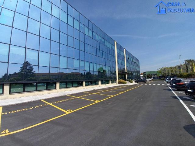Locale Commerciale in affitto a San Francesco, Limbiate