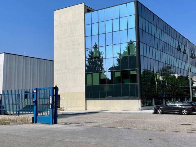 Locale Commerciale in affitto a San Francesco, Limbiate