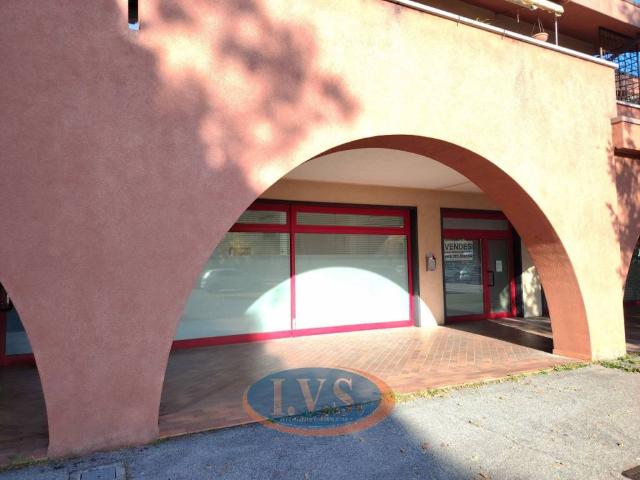 Locale Commerciale in vendita a Mandriola, Albignasego