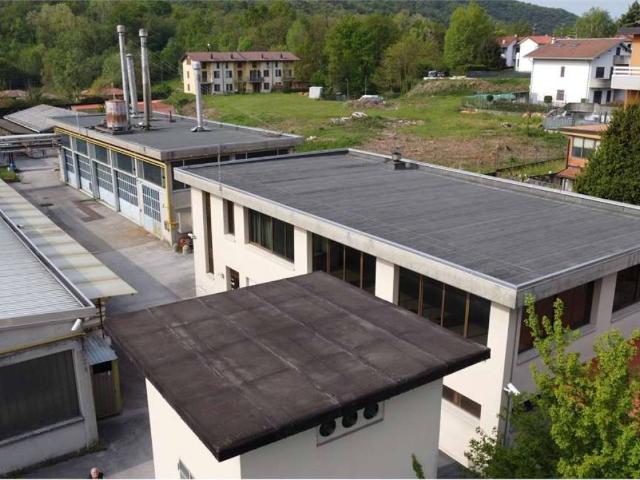 Locale Commerciale in affitto a Lipomo, Lombardia