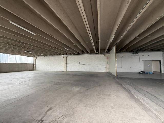 Locale Commerciale in affitto a Liscate, Lombardia