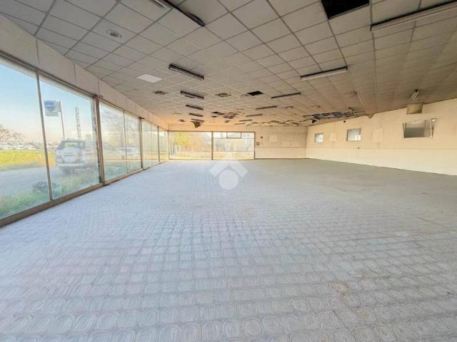 Locale Commerciale in affitto a Liscate, Lombardia