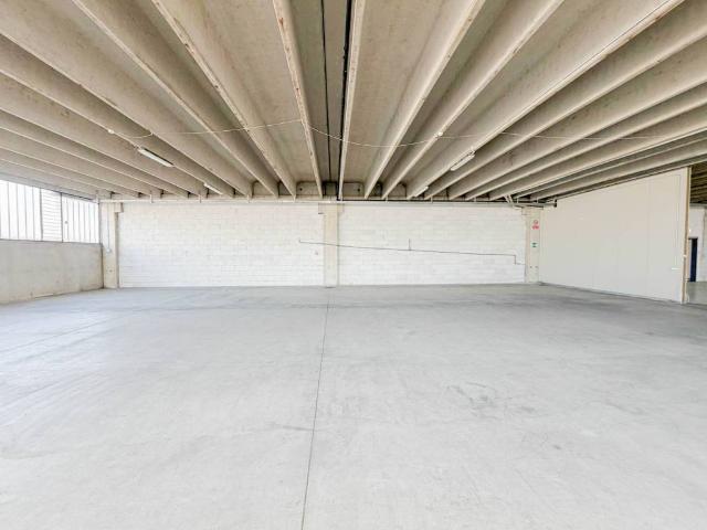 Locale Commerciale in affitto a Liscate, Lombardia