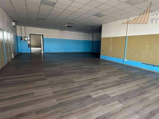 Locale Commerciale in affitto a Liscate, Lombardia