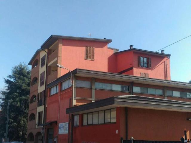 Locale Commerciale in affitto a Lissone, Rutunda