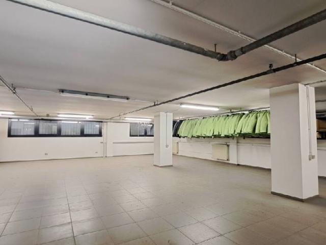 Locale Commerciale in affitto a Lissone, Lombardia