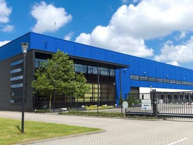 Locale Commerciale in affitto a Cascina Convenio, Lissone