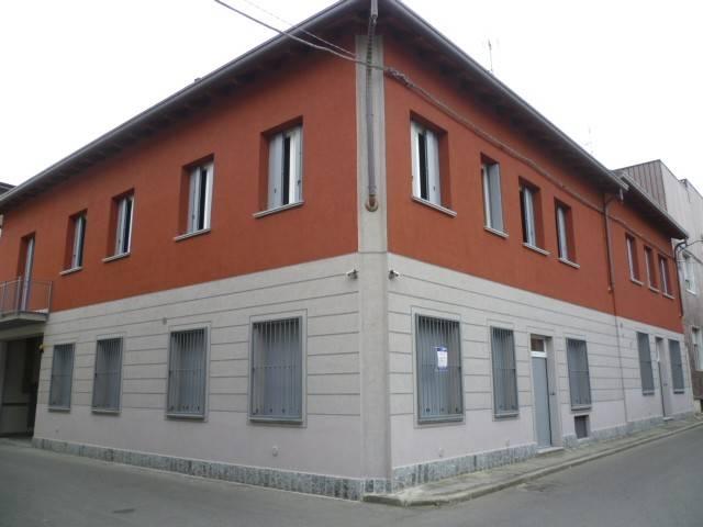 Locale Commerciale in affitto a Bareggia, Lissone