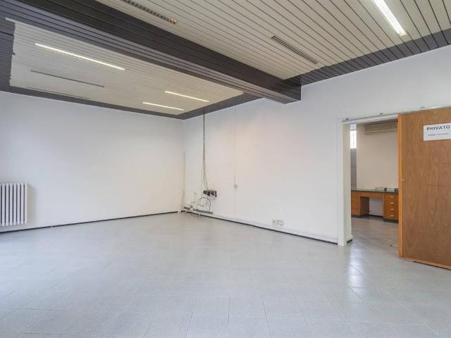 Locale Commerciale in affitto a Lissone, Centro Storico
