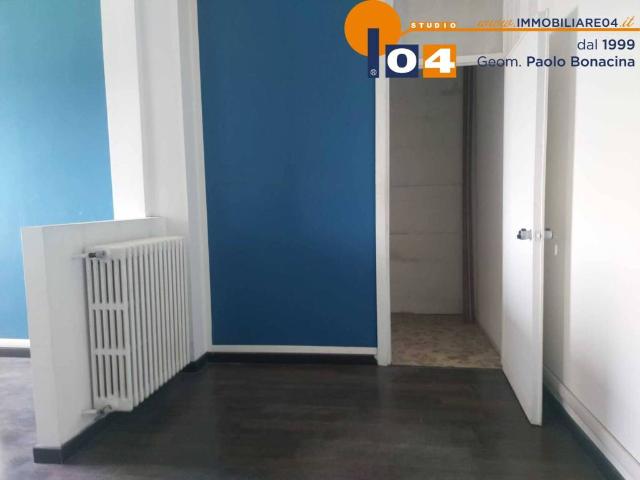 Locale Commerciale in affitto a Da là dal Punt, Lissone
