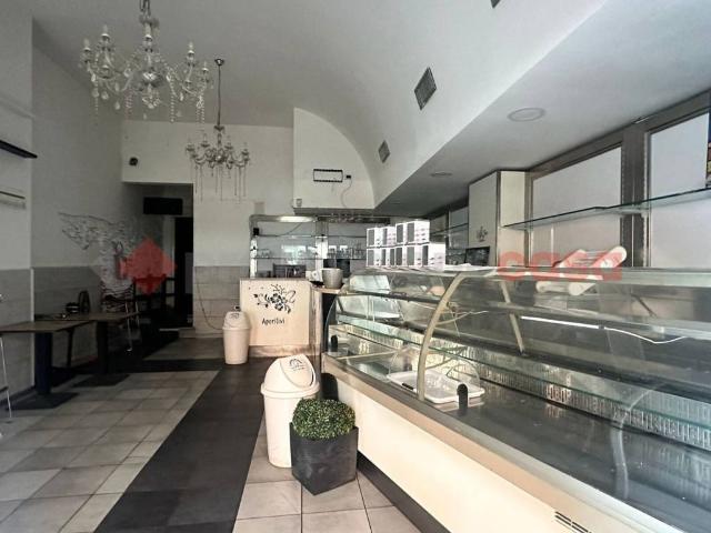 Locale Commerciale in affitto a Livorno