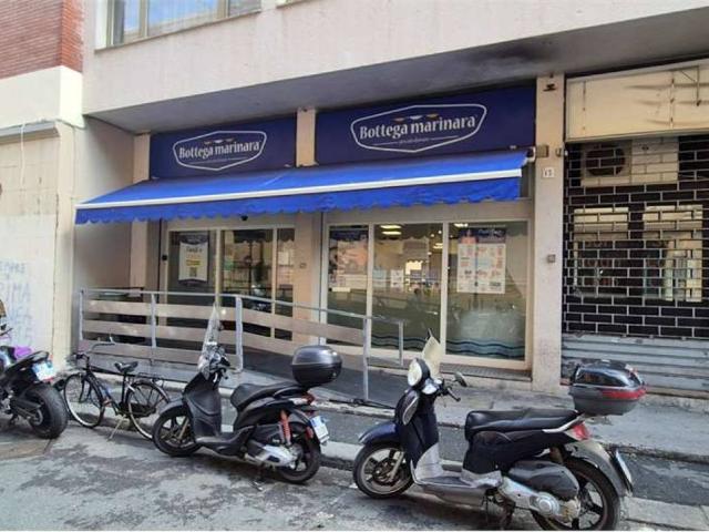Locale Commerciale in affitto a Livorno, Toscana