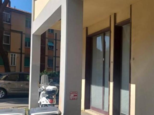 Locale Commerciale in affitto a Livorno, Toscana
