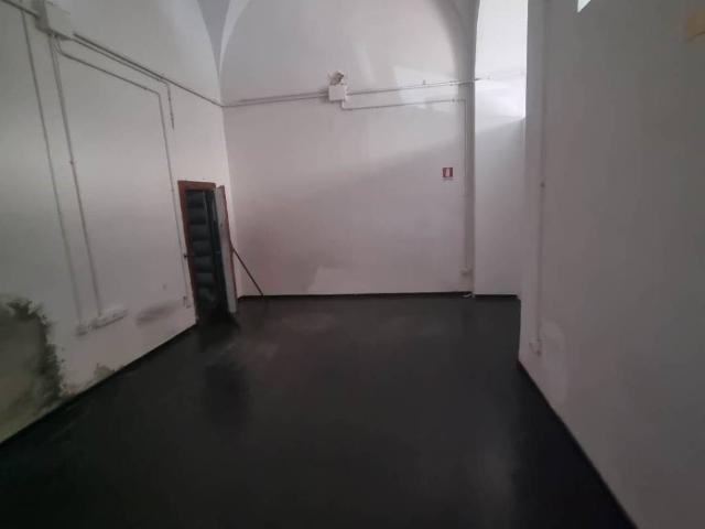 Locale Commerciale in affitto a Livorno, Toscana