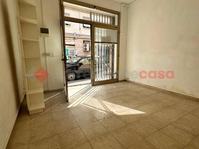 Locale Commerciale in affitto a Livorno, Toscana