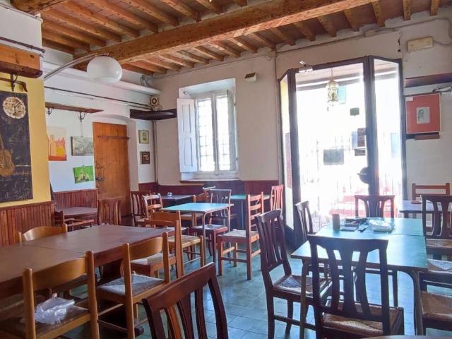 Locale Commerciale in affitto a Ardenza, Livorno