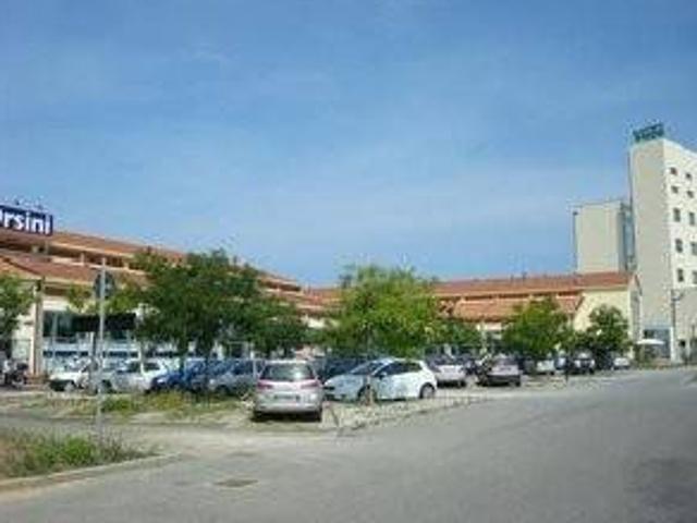 Locale Commerciale in affitto a Collinaia, Livorno