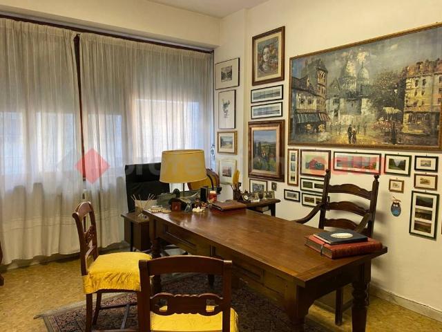 Locale Commerciale in affitto a Livorno