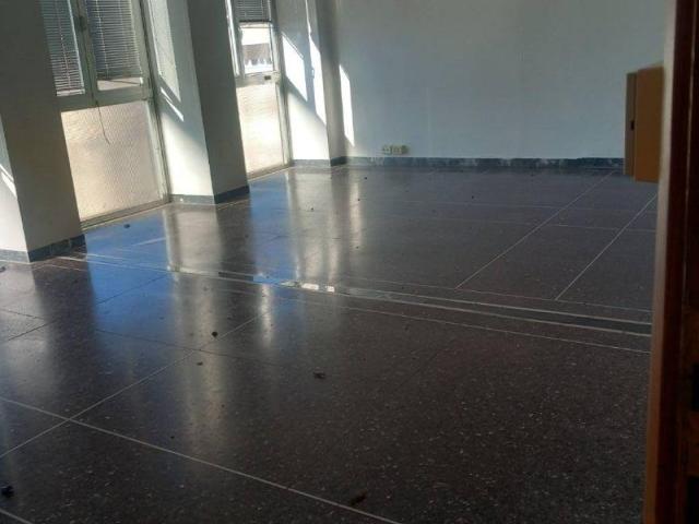 Locale Commerciale in affitto a Livorno