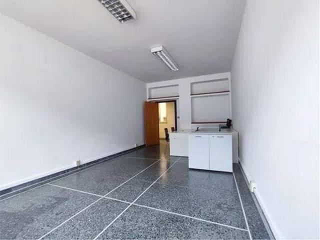 Locale Commerciale in affitto a Livorno, Toscana